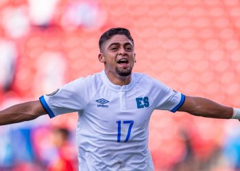 El jugador de la Selecta, Jairo Henríquez, destaca en el equipo ideal de la jornada cinco del octagonal de la CONCACAF