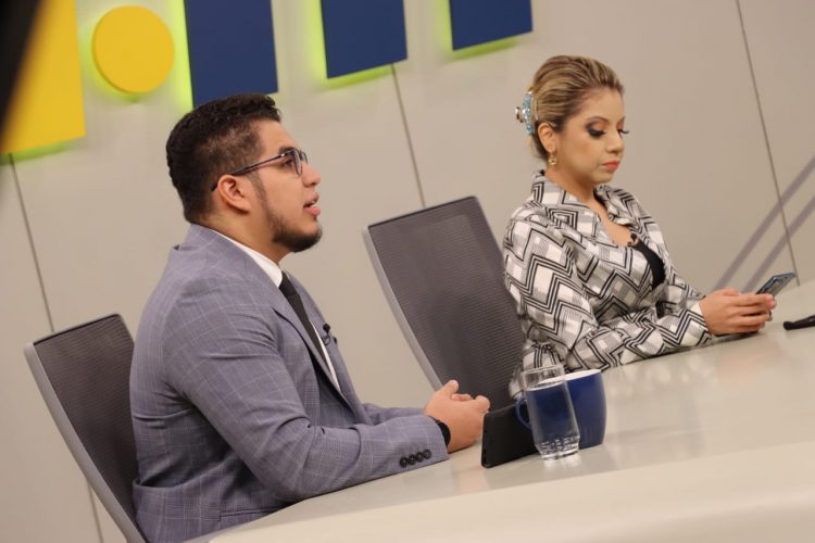 Diputados Erick García e Ivonne Hernández en Entrevista Am.
