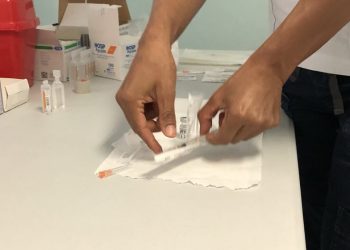 Seguro Social de Costa Rica investiga pérdida de casi mil dosis de vacunas contra la COVID-19 por mal almacenamiento