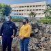Funcionarios visitan la construcción del área descanso para el personal del nosocomio en San Miguel