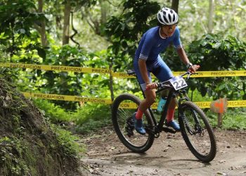 Ciclistas Josué Arana y Madeline Mendoza asistirán a los  Panamericanos Junior con sede en Cáli