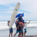 Surfista Amado Alvarado domó las olas en competencia realizada en Guatemala