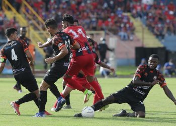 Águila le ganó el pulso a FAS en el debut de Chochera Castillo en el banco migueleño