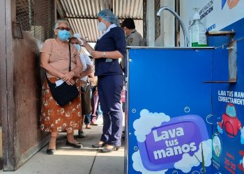 La OPS pide combinar protocolos junto a la vacunación contra la COVID-19