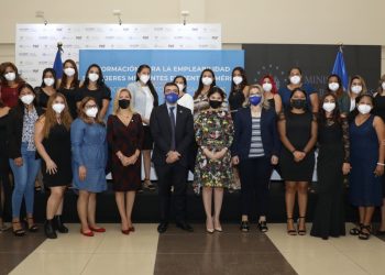 Cancillería y OIM apoyan a 33 mujeres retornadas o en riesgo de emigrar