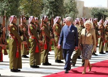 El príncipe Carlos y su esposa Camila viajarán a Jordania y Egipto