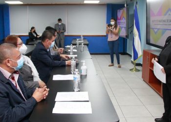 Diputados visitan instituto de salud para evaluar la calidad del servicio brindado a la población