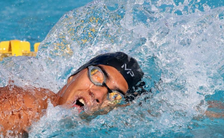 El nadador José Manuel Campo, cerró su actuación en Puerto Rico, ganando oro en los 1,500 m libres e impuso nuevo récord nacional. Foto INDES.