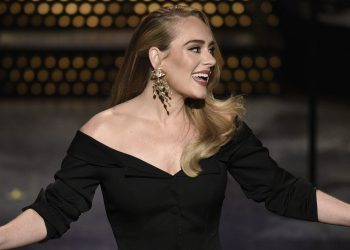 Adele lanza oficialmente «Easy On Me» y confirma su gran regreso manteniendo su esencia musical