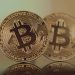 Precio del bitcoin mantiene tendencia ascendente y supera los $64,000