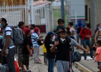Más de 14 mil migrantes, deportados a Guatemala desde EE. UU. y México