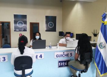 Red consular extiende horarios de atención de octubre a diciembre