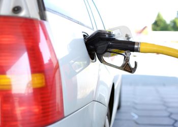 El precio de la gasolina marca su máximo histórico en Reino Unido
