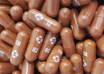 Autoridad europea aprueba pastillas anticovid de Merck para uso de emergencia