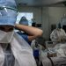 Francia aumenta restricciones e impulsa nueva vacunación anticovid pero descarta confinamiento