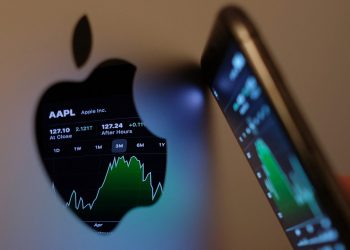 Amazon y Apple, multados con 225 millones de dólares en Italia por violación de competencia
