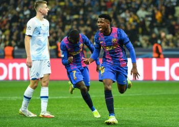 Ansu Fati mantiene con vida al Barcelona en Champions