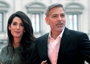 George Clooney le pide a la prensa no publicar fotos de sus hijos
