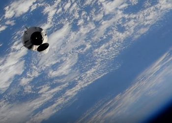 Cápsula de SpaceX procedente de la ISS con cuatro astronautas ameriza frente a Florida