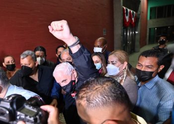 Expresidente panameño Martinelli absuelto de presunto espionaje a opositores