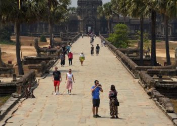 Camboya reabre para visitantes con vacunación contra la COVID-19 completa