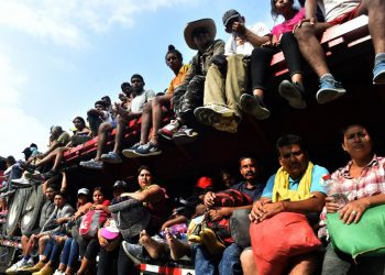 México concede 2,500 permisos para disolver caravana de migrantes