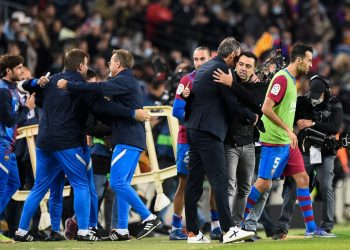 Xavi se estrena en el Barça con un sufrido triunfo ante el Espanyol