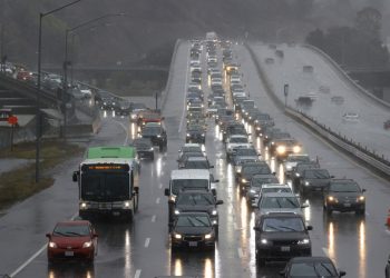 EE. UU. busca exigir tecnología de automóviles para detener conductores ebrios