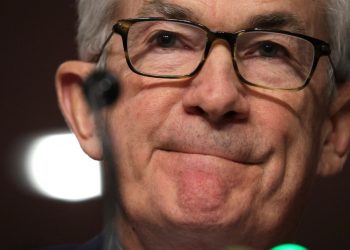 Crece en EE. UU. amenaza de inflación persistente, afirma presidente de la Fed