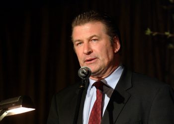 Alec Baldwin es demandado por el tiroteo fatal de «Rust»