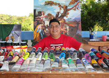 Fredy Araujo, pintor y tallerista