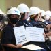 Salvadoreñas incursionan en el mundo de la electricidad