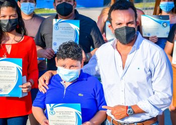 Alcaldía de Zaragoza entrega diploma a 34 niños, jóvenes y mujeres que completaron curso de informática
