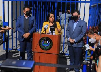 Diputados presentan aviso ante Fiscalía contra lotificadora por estafa de más de 300 familias en La Paz