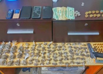 PNC captura a tres pandilleros con más de 100 porciones de droga en Antiguo Cuscatlán