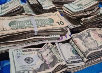 Maletín con más de $49,000 fue decomisado en funeraria fachada en Tonacatepeque