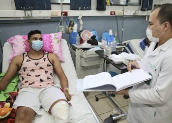 Rubén Batres, seleccionado de fútbol playa, mantiene una buena recuperación tras su accidente en lancha