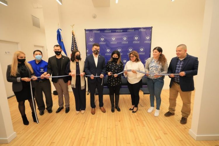 La comunidad agradeció el nuevo espacio de atenciones en Nueva York. Foto Cancillería.