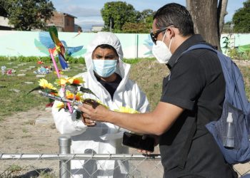 «Todas las vacunas contra la COVID-19 han demostrado beneficios»: OMS