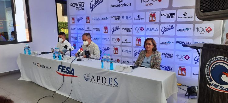 La Fundación Educando a un Salvadoreño (FESA) y La Constancia, anunciaron que el 13 de diciembre se llevará a cabo, la entrega de la Espiga Dorada a los mejores atletas del año. Foto Rafael Cárcamo.