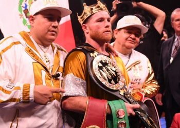 «Canelo» Álvarez noquea a Plant y es el primer campeón de peso supermediano