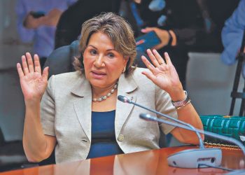 Medio millón de dólares recibió la fundación de exdiputada de ARENA
