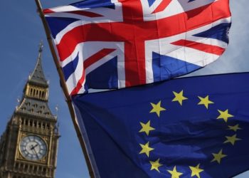 Londres y Bruselas intensificarán conversaciones sobre conflicto comercial en Irlanda del Norte