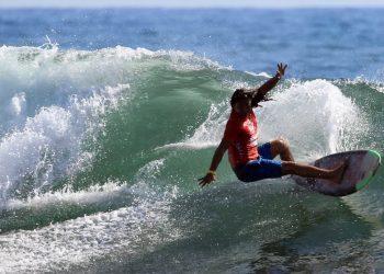 Surfistas nacionales listos para el Alas Pro Tour 2021 a realizarse en playa Punta Roca