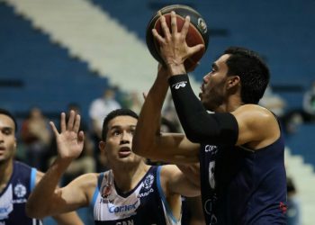 San Salvador y Brujos sufren para ponerse en ventaja en la Liga Mayor de Baloncesto