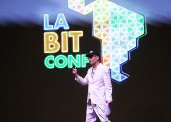 Max Keiser: El Salvador vive una independencia financiera con bitcóin