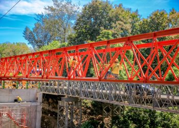 El puente del Río Ceniza cuenta con un 75 % de avance