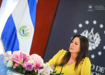 El Ministerio de Vivienda busca soluciones a las familias de la comunidad 10 de Mayo en Ahuachapán