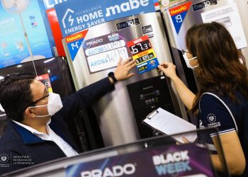 Defensoría del Consumidor inspecciona promociones y ofertas en el marco del «Viernes Negro» en El Salvador