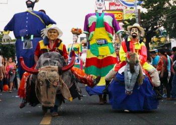 Migueleños, de fiesta en su gran carnaval